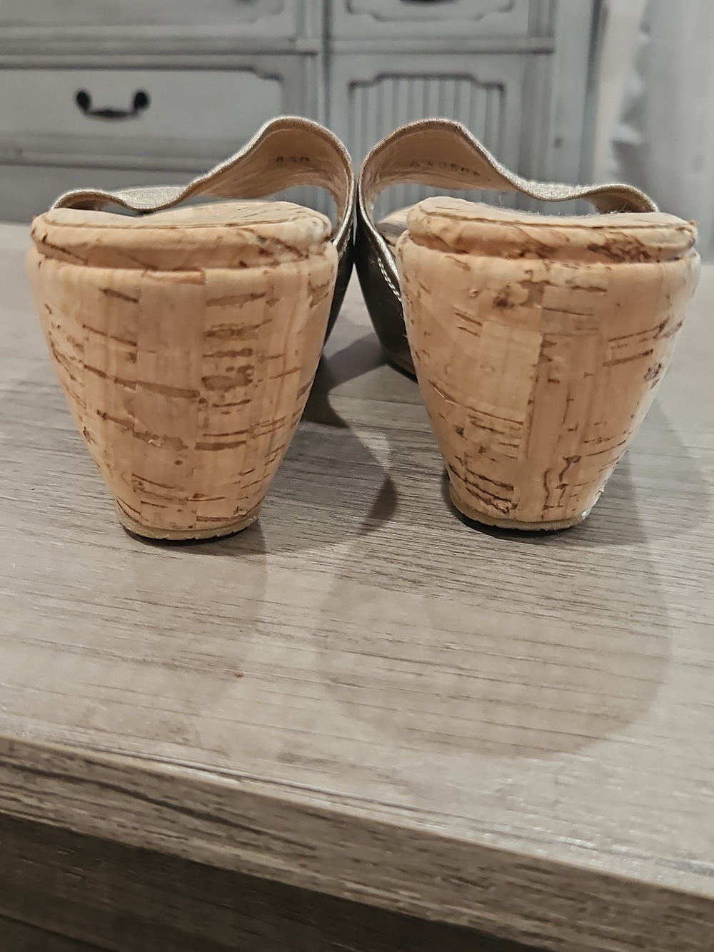 Stuart Weitzman Metallic Leather Slide Sandals Size 8.5 - Picture 6 of 13